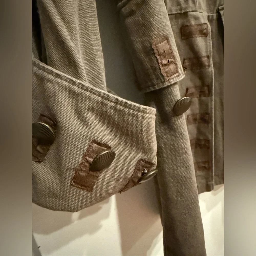 Pirates of Caribbean Captain Jack Sparrow Halloween Coat/Costume - Picture 5 of 11